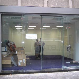 shop front door repair Willows